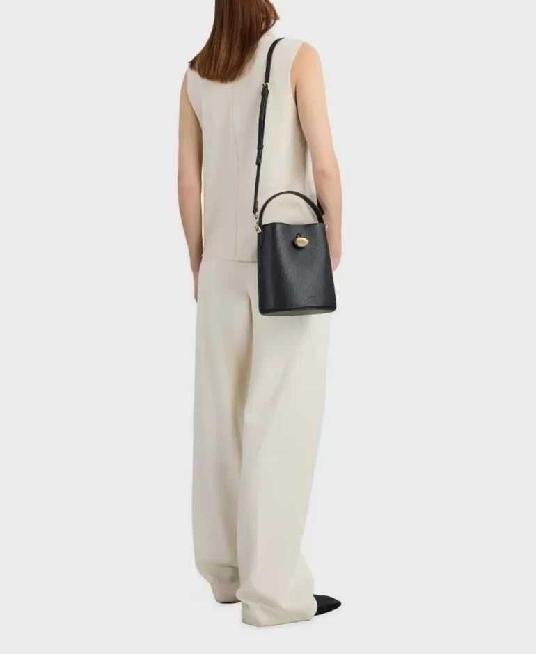 Egg Bucket - Black Women Cafune Shoulder Bag - Image 5